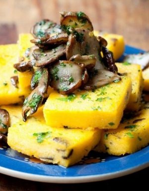 Polenta funghi porcini e cinghiale